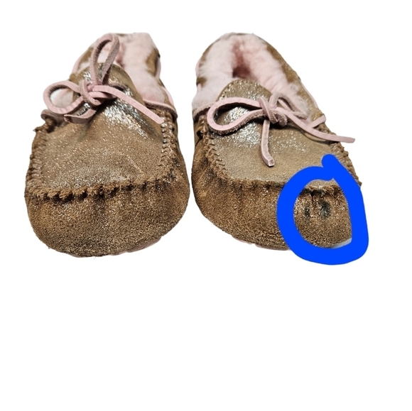 Ugg Dakota Suede Slipper Glitter Tan Breast Cancer Ribbon Moccasin Slippers 6 - Picture 3 of 11